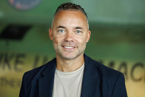 Ex-topvoetballer Demy de Zeeuw (43) over verbroken contact met zijn moeder: 'Al heel vroeg uit mijn leven verdwenen'
