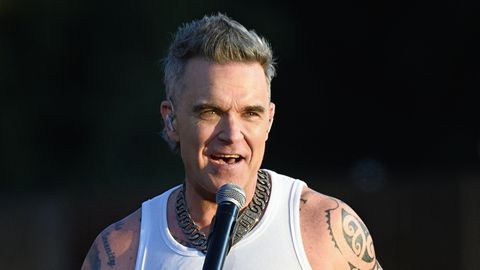 Popster Robbie Williams vraagt om selfie met Ruud van Nistelrooij: 'Ik smeekte er bijna om'