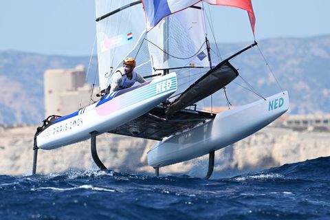 'Foutje' komt Nederlandse zeilers wel heel duur te staan op Olympische Spelen: 'Ons roer is nu helemaal kapot'