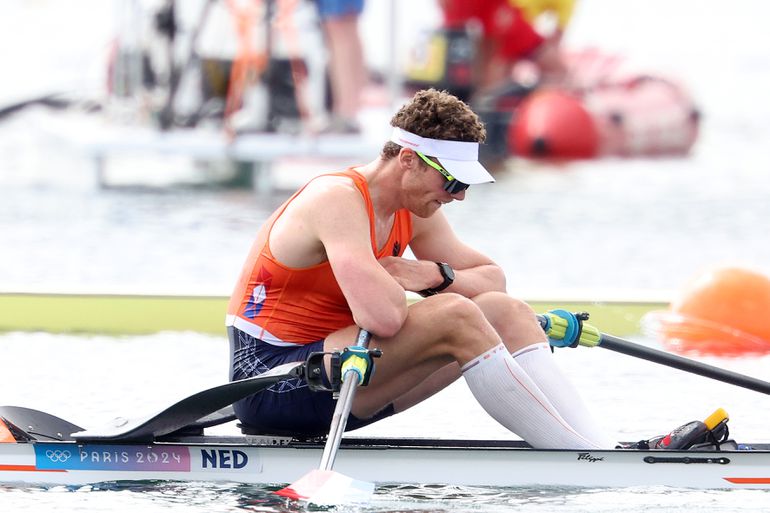 Simon van Dorp sluit voor Nederland historische olympische roeitoernooi af met achtste medaille: brons