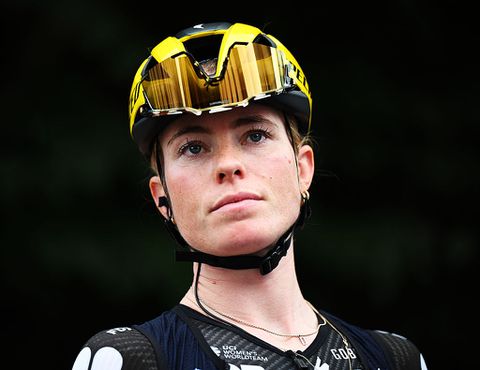 Wielrenster Demi Vollering harkt flink wat prijzengeld bij elkaar in Tour de France Femmes