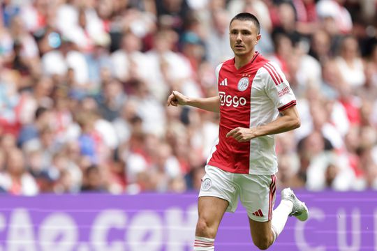 Ajax-speler Steven Berghuis baalt van onthullende vraag journalist: 'Wilde het stilhouden'