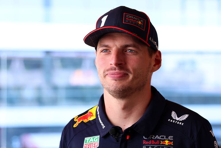 Max Verstappen treedt in Hongarije samen met Lewis Hamilton toe tot exclusieve club