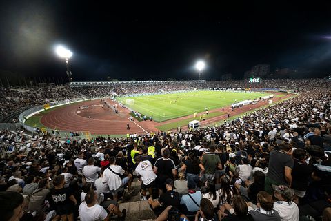 Amateurvoetballers vechten voor hun leven na bizar toevallige incidenten op het veld