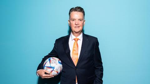 Ex-bondscoach Louis van Gaal reageert op mogelijke comeback bij Oranje: 'Ik vind dat ongelofelijk'