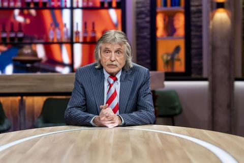 Bekende gast moet zich bij De Oranjezomer verantwoorden voor zijn plannen: 'Mag dat van Johan Derksen?'