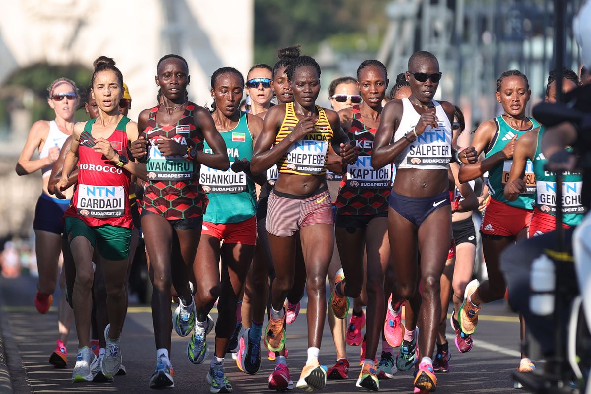 Olympische marathonloopster (33) overleden na bizarre aanval met benzine door haar vriend