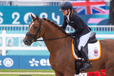 Zilveren Rixt van der Horst rijdt persoonlijk record, maar grijpt nét naast goud op Paralympische Spelen