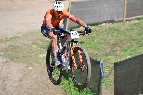 Mathieu van der Poel krijgt nieuwe kans op wereldtitel na mislukt WK Mountainbike, bijzonder afscheid voor Bauke Mollema