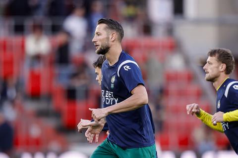 Nederlandse voetballer (33) kwam kilo's aan bij nieuwe club: 'Echt een dikkertje'