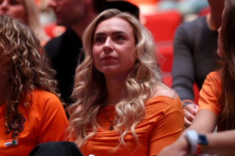 Topschaatser Kjeld Nuis plaagt vriendin Joy Beune met grote verrassing: 'Eerste boete is een feit'