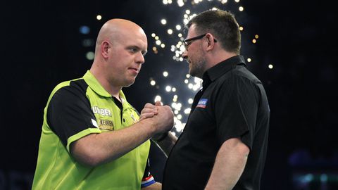 Topdarter (42) fakkelt zichzelf af: 'Ik ben oud, irritant en misschien niet meer relevant'