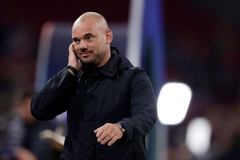 Voetbalicoon Wesley Sneijder bezorgt jeugdspelers onvergetelijke middag dankzij bijzondere actie