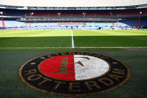 Feyenoord deelt intens verdrietig nieuws: geliefde scheidsrechter overleden