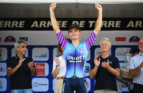 Positieve update uit ziekenhuis over teamgenoot Dylan Groenewegen, die na crash in coma lag
