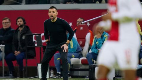 Lof voor plan Francesco Farioli bij Ajax: 'Hij heeft niet eens het idee dat-ie invalt'