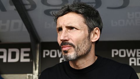 Oud-topvoetballer Mark van Bommel liet lucratieve trainersklussen liggen om hartverwarmende reden