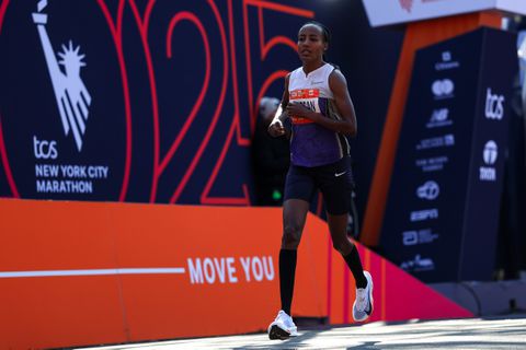 Angstige Sifan Hassan spreekt haar grote vrees uit na ongekende teleurstelling: 'Dat dacht ik echt'