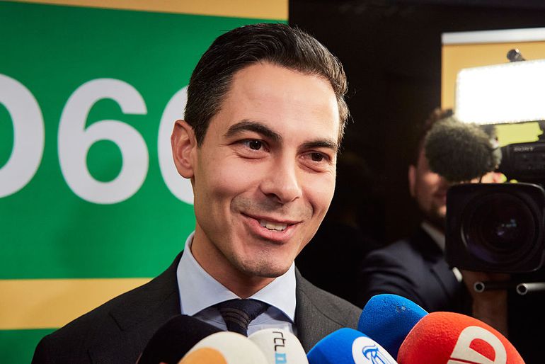 D66-politicus Rob Jetten geniet in spannende periode van zijn verloofde: 'Daarna een biertje in de kantine'