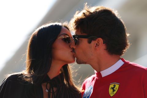 Ferrari-coureur Charles Leclerc geeft fortuin uit aan verloving: populaire vriendin krijgt peperdure ring