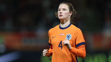 'Guppie' Veerle Buurman (18) speelde jaar geleden nog tussen de jongens en imponeert nu bij Oranje Leeuwinnen