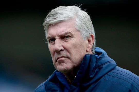 Openhartige Cor Pot (74) schrok flink na bezoek aan ziekenhuis: 'Heeft me een andere kijk op het leven gegeven'