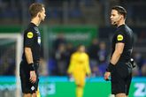 Scheidsrechter Danny Makkelie moest PEC Zwolle - AZ tijdelijk staken © Pro Shots