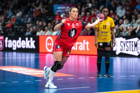 Sterspeelster van Oranje-rivaal bekent groot gemis op WK handbal: 'Het was ontzettend verdrietig'