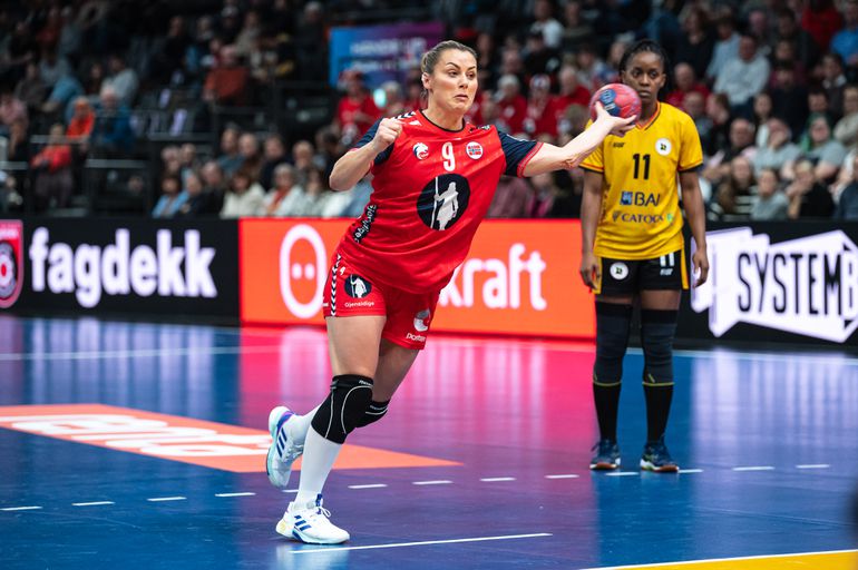 Sterspeelster van Oranje-rivaal bekent groot gemis op WK handbal: 'Het was ontzettend verdrietig'