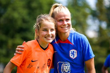 Ex-Oranje Leeuwin Kika van Es deelt prachtig nieuws én wordt assistent van Louis van Gaal