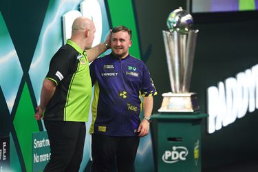 Luke Littler steekt Michael van Gerwen hart onder de riem na WK-finale: 'Dit zal hem vertrouwen geven'