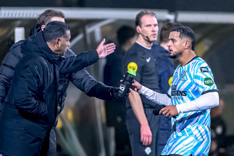 Mohamed Ihattaren over mogelijke 'tongzoen' met RKC-trainer Henk Fraser: 'Ik ben gewoon een gevoelsmens'