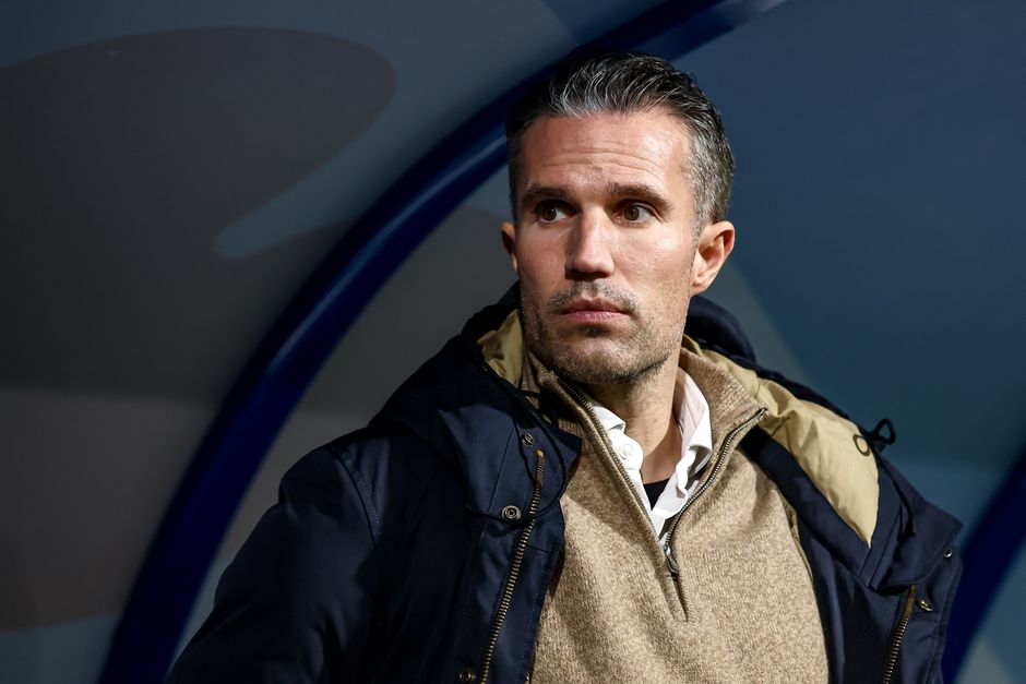 Keiharde twijfels over nieuw trainersduo Feyenoord: ‘Dat is écht een flink nadeel voor Robin van Persie’