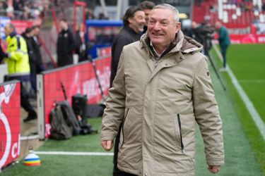Volop lof voor afzwaaiende trainer Ron Jans: 'Hij is een goede cultuurbewaker van de Nederlandse school'
