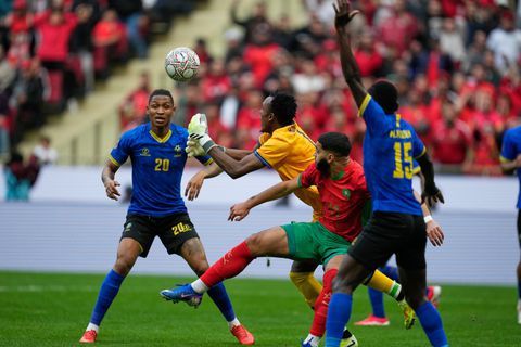 Marokko houdt Afrika Cup-droom in leven na moeizame zege voor eigen publiek