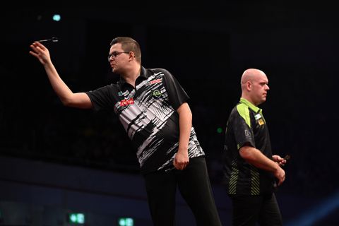 Gian van Veen en Michael van Gerwen krijgen na WK mogelijk gezelschap van derde Nederlander in Premier League
