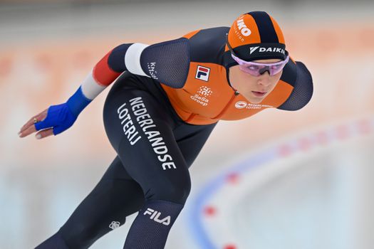 Joy Beune sjeest in baanrecord naar zege op 1500 meter bij World Cup in Quebec