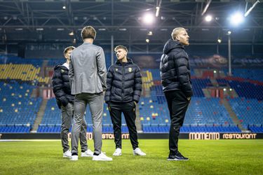 Stand Eredivisie | AZ en Feyenoord willen profiteren, Vitesse hekkensluiter af?