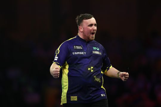 Luke Littler krijgt bijzonder eerbetoon in andere sport: 'Mijn droom komt uit'