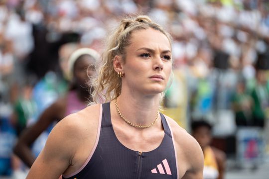 Lieke Klaver loopt snelste tijd in waanzinnige series 400 meter op NK indoor