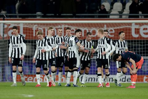 Heracles dankzij kunstig doelpunt en vroege voorsprong in bekerduel met FC Utrecht naar halve finale