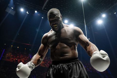 Topvechter Tariq Osaro gebruikt zware jeugd in zijn voordeel: 'Niet fijn om zo jong al niet bij je moeder te zijn'