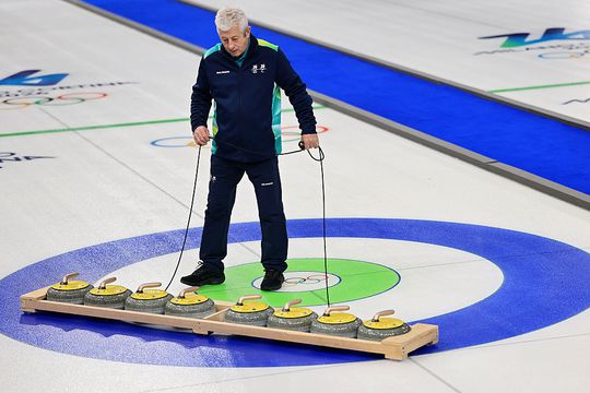 Bizarre start van eerste wedstrijd op Olympische Winterspelen: 'Een bijzonder begin, zo'