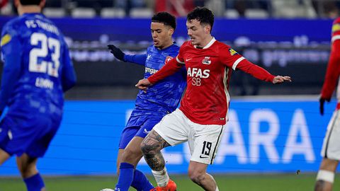 AZ-spits Jizz Hornkamp over turbulente weken: 'Zonder mijn vrouw en dochter, trainer ontslagen...'