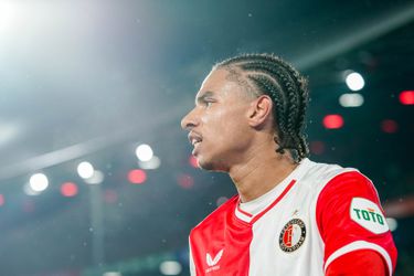 Meevaller voor Feyenoord en Calvin Stengs: knieblessure valt mee, bekerfinale lijkt haalbaar