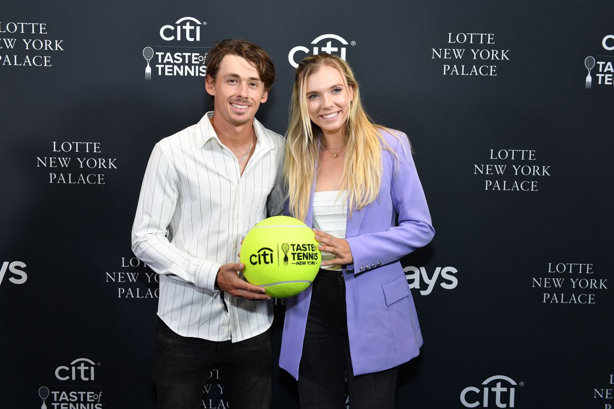 Wat een (tennis)koppel: Alex de Minaur vliegt na ATP-zege naar San Diego om vriendin WTA-toernooi te zien winnen
