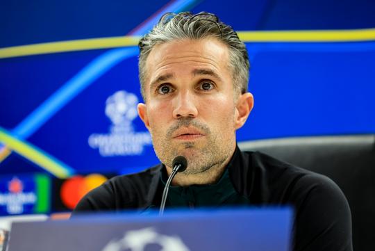 Feyenoord-coach Robin van Persie blikt vlak voor clash met Inter terug op 'egoïstische actie': 'Dacht alleen aan mezelf'