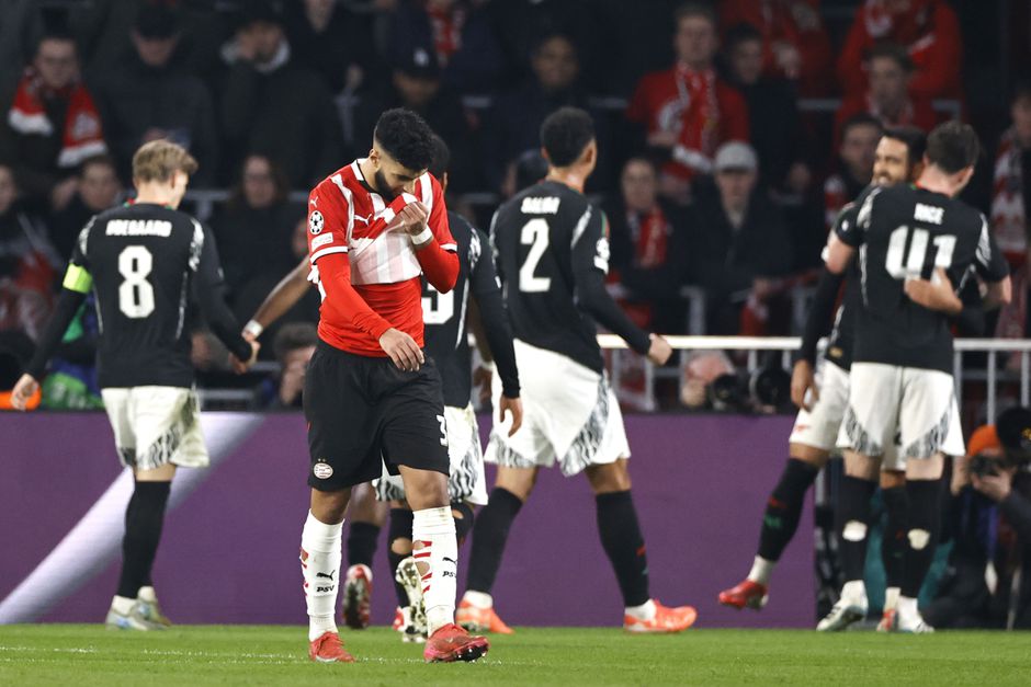 PSV zet zich volledig voor schut in Champions League: totale afgang tegen Arsenal