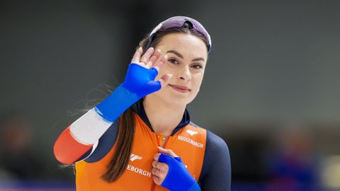 Schaatsfenomeen Femke Kok overladen met complimenten: 'Hier kan alleen Kjeld Nuis aan tippen'