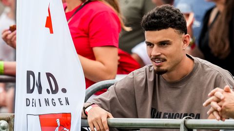 FC Twente-verdediger (22) openhartig over traumatisch oorlogsgeweld: 'Veel van dat jaar heb ik verdrongen'